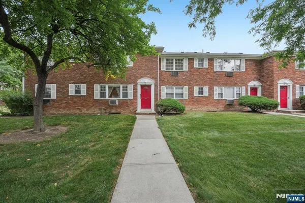 $359,900 | 1255 A Valley Road, Unit 15, Wayne, NJ 07470