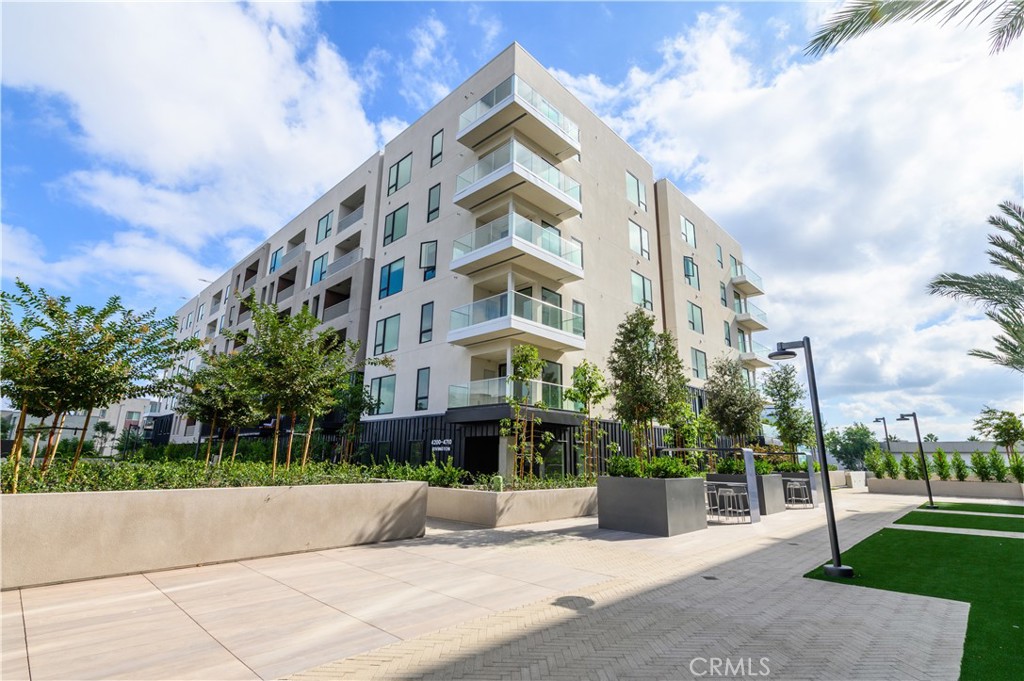 3608 Rivington Irvine, CA 92612 - Photo 52 of 74 a view of a building with a yard