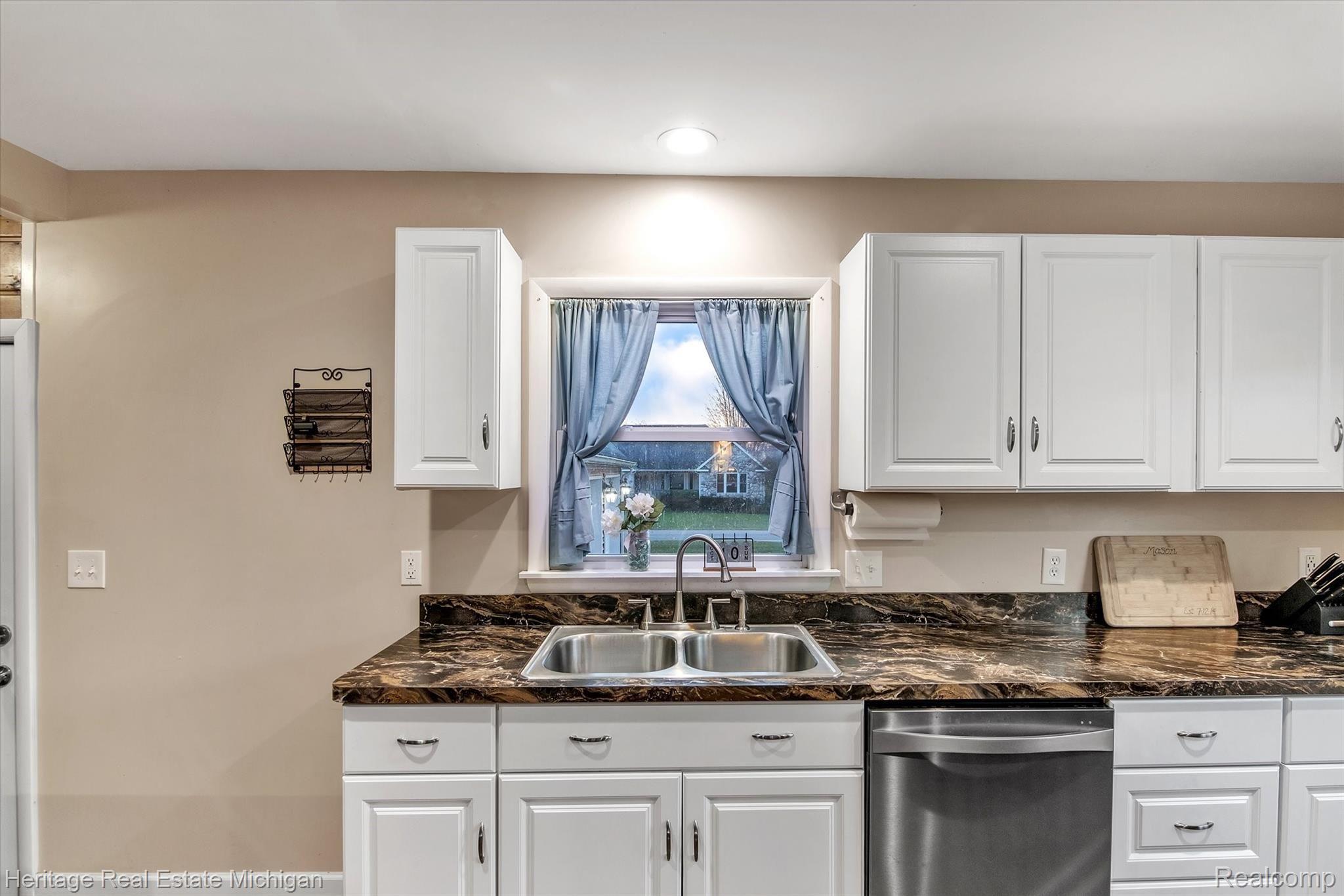 11491 South New Lothrop Road Durand, MI 48429 - Photo 7 of 37 Kitchen