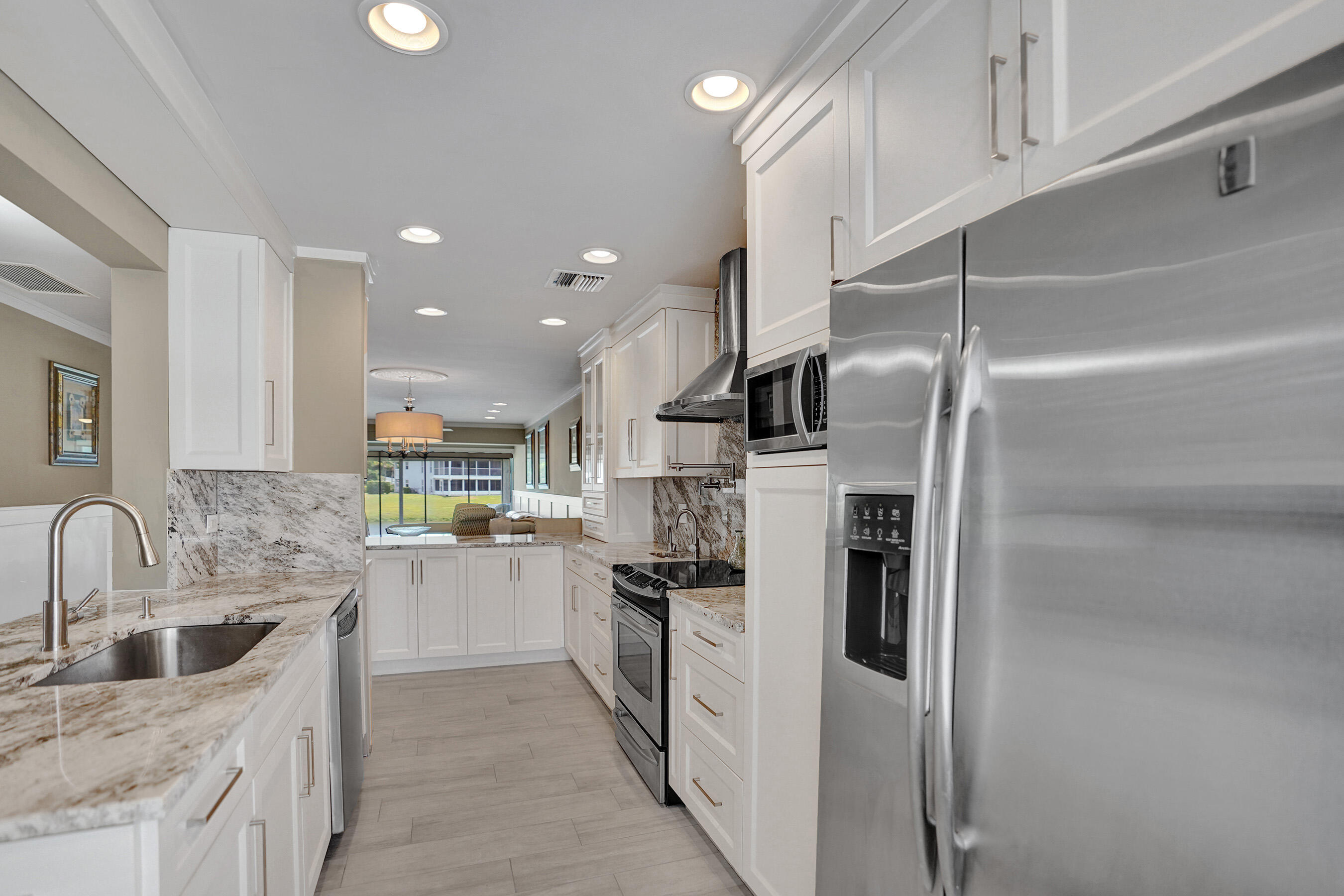 2820 Southwest 13th Street, Unit 101 Delray Beach, FL 33445 - Photo 27 of 83 Kitchen
