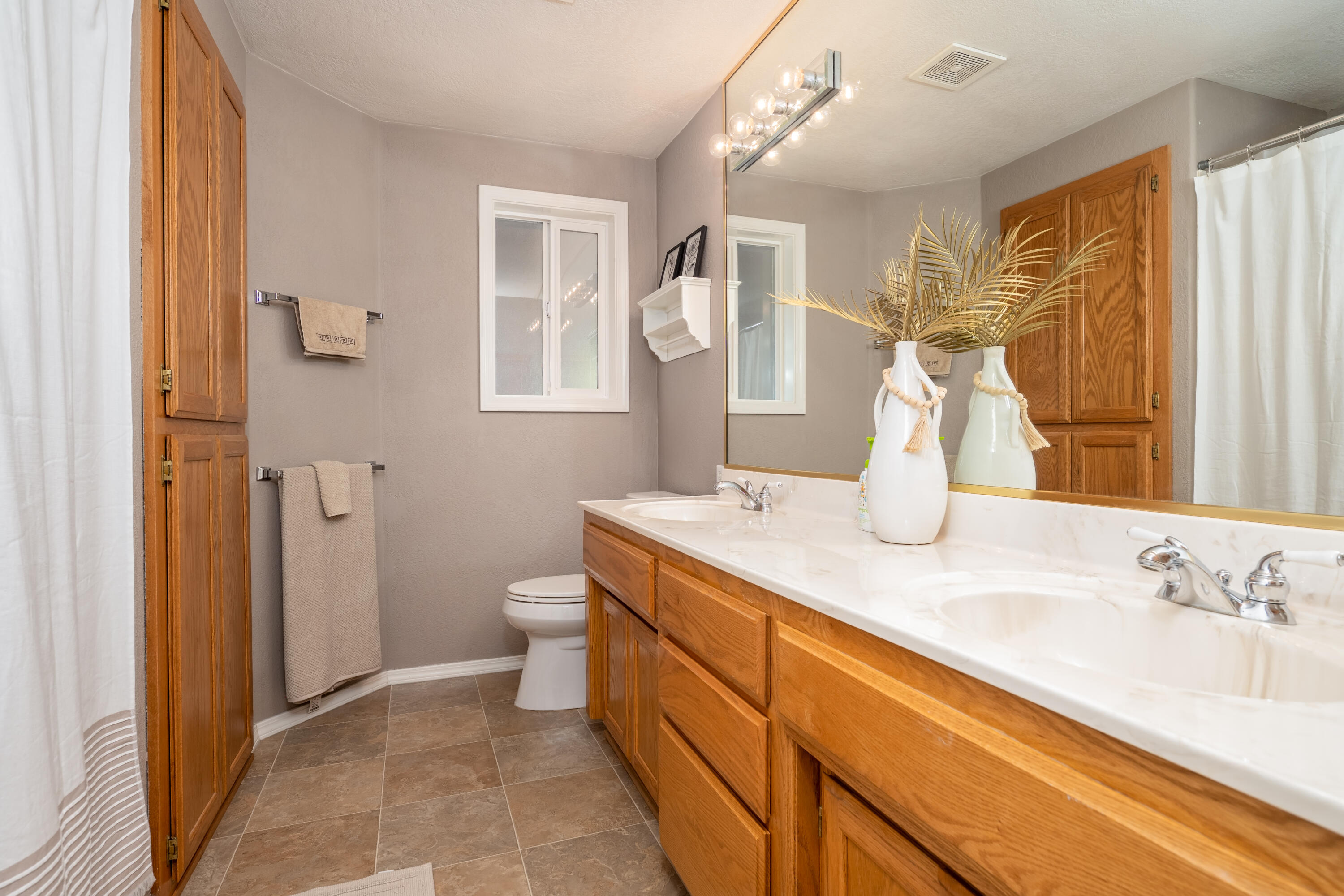 2928 Flint Ridge Avenue Medford, OR 97504 - Photo 16 of 33
