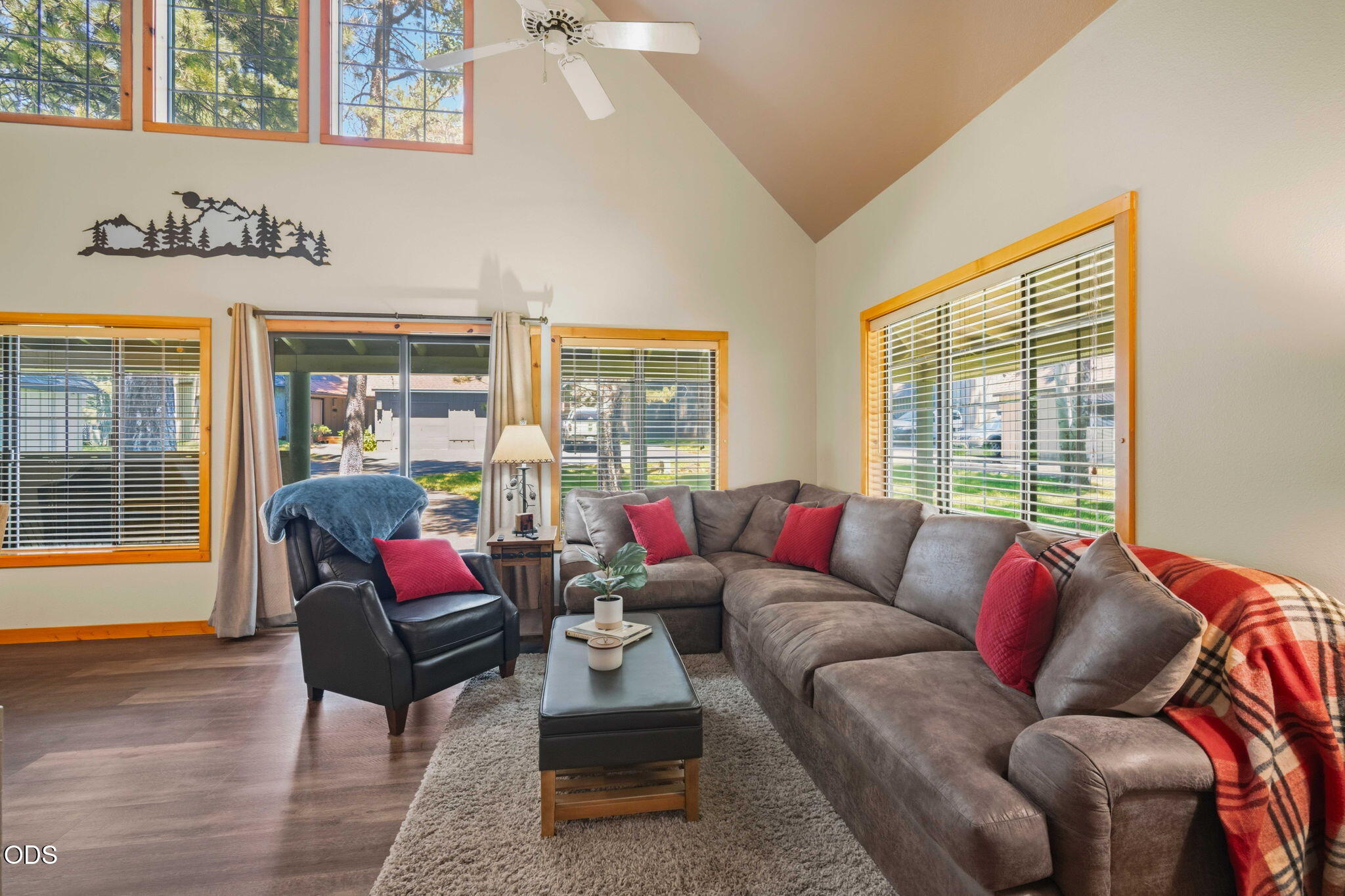 57499 Circle 4 Cabin Road, Unit 26 Sunriver, OR 97707 - Photo 9 of 44