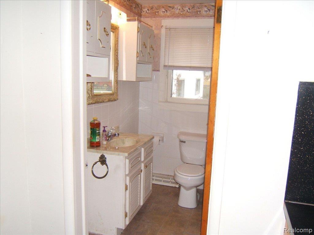 3993 Peet Road New Lothrop, MI 48460 - Photo 7 of 8 Bathroom