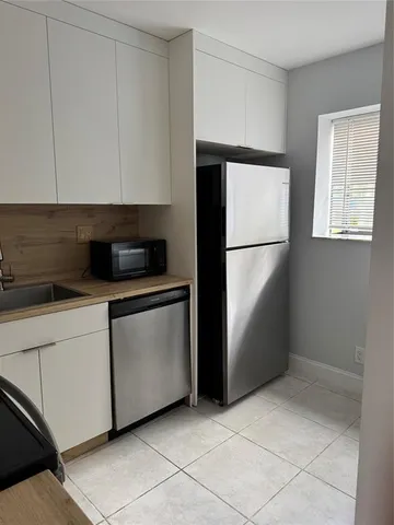 $1,950 | 313 Gardens Drive, Unit 104, Pompano Beach, FL 33069