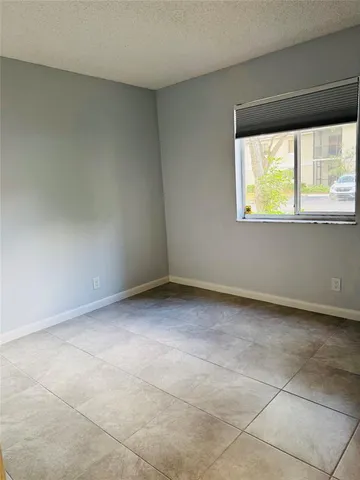 $1,950 | 313 Gardens Drive, Unit 104, Pompano Beach, FL 33069