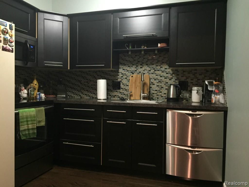 4961 East 10 Mile Road, Unit 2 Warren, MI 48091 - Photo 10 of 23 IMG_4592.jpg