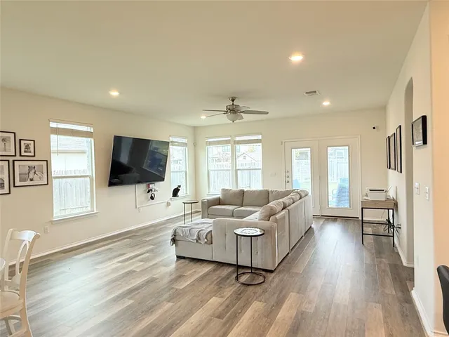 $2,300 | 149 Alpine Street, Georgetown, TX 78628