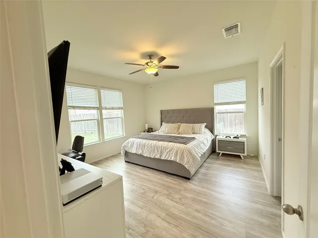 $2,300 | 149 Alpine Street, Georgetown, TX 78628