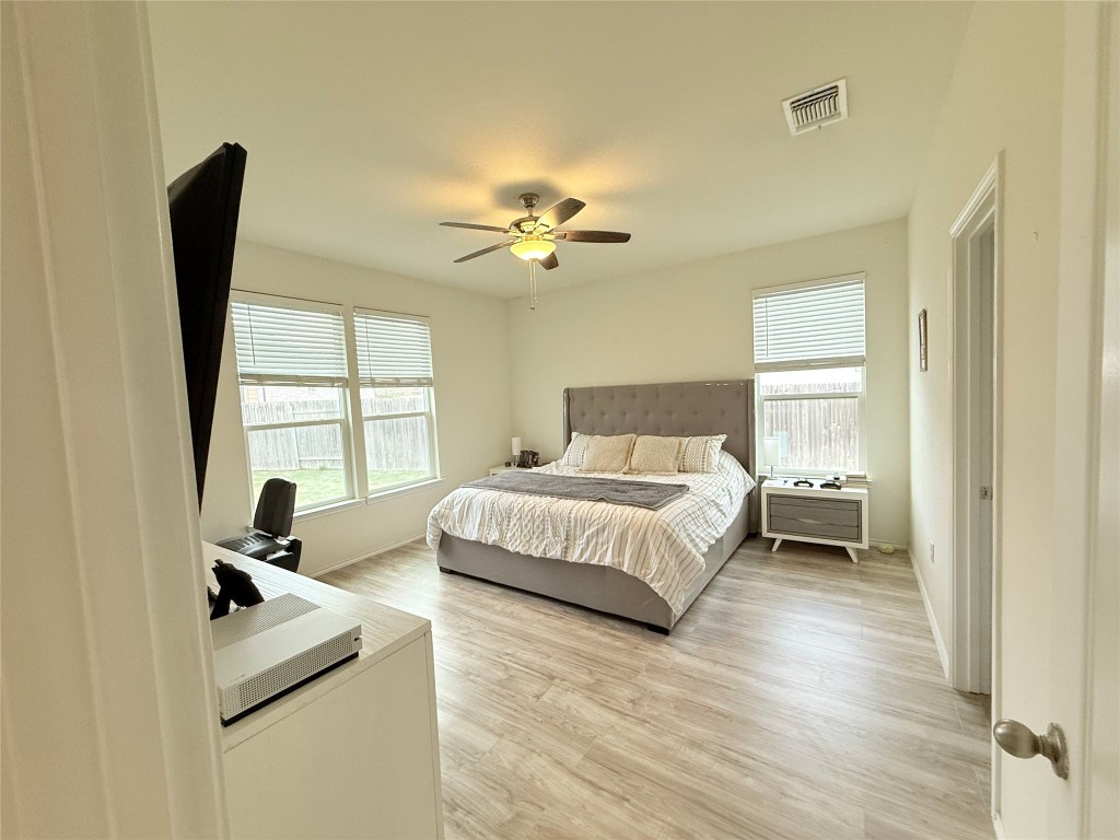 149 Alpine Street Georgetown, TX 78628 - Photo 5 of 24