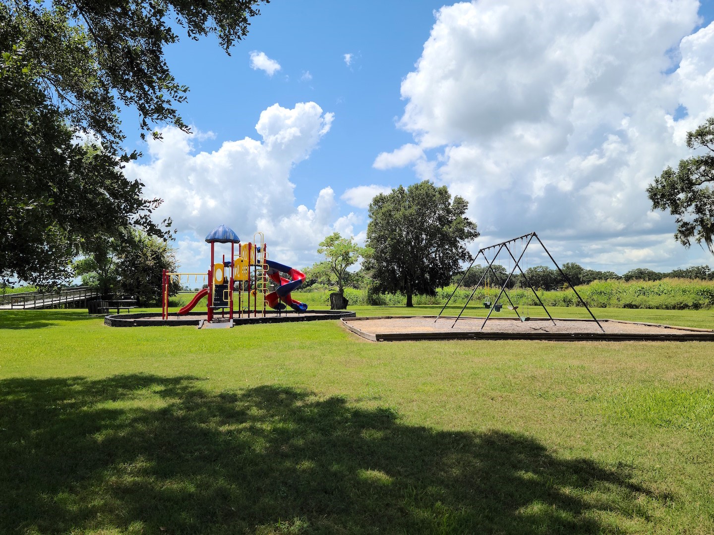 400 Pony Trail Angleton, TX 77515 - Photo 10 of 36 Gallery Image 10