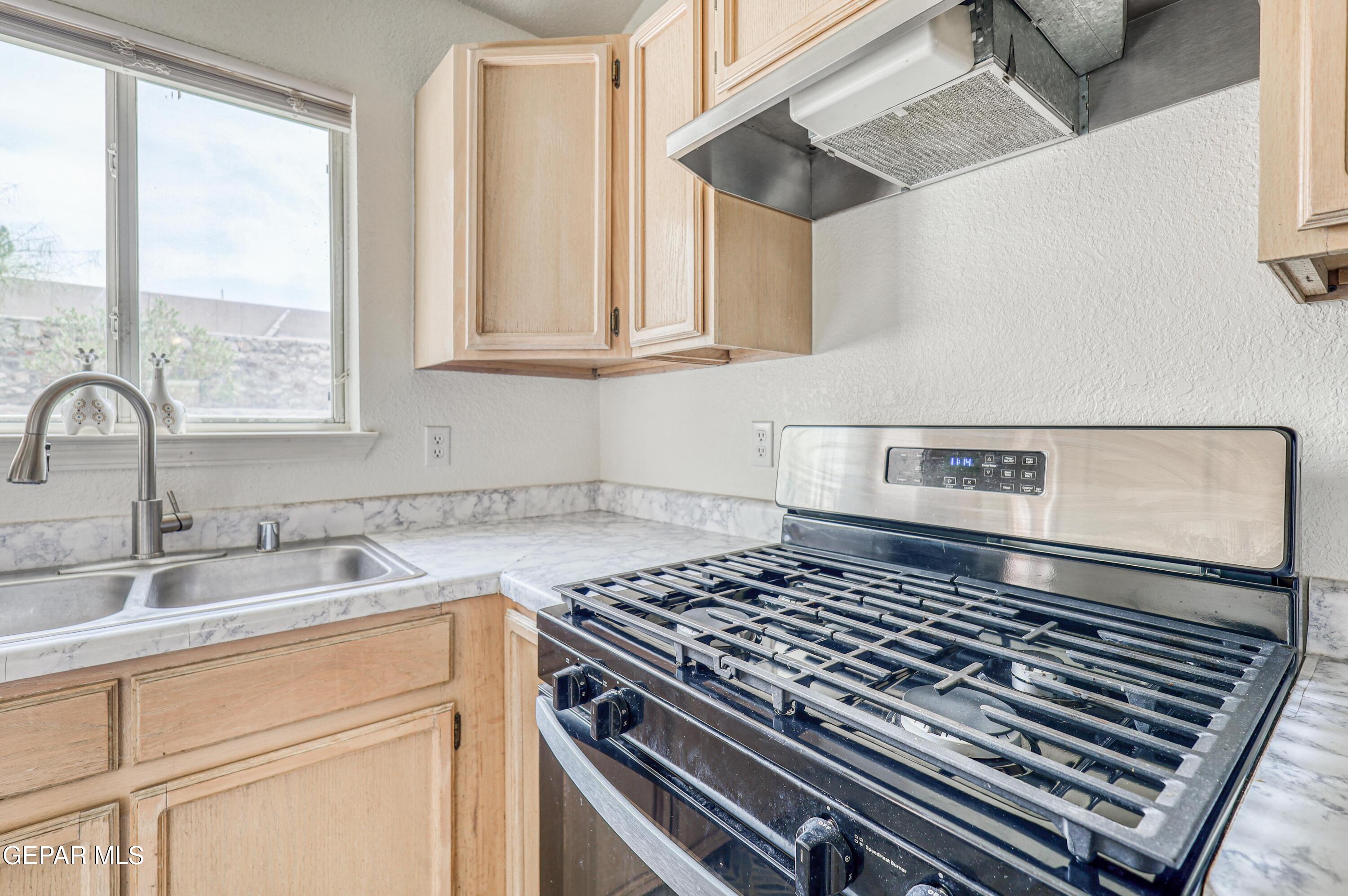 5492 Fire Ridge Circle El Paso, TX 79932 - Photo 22 of 54 IMG_7741_HDR