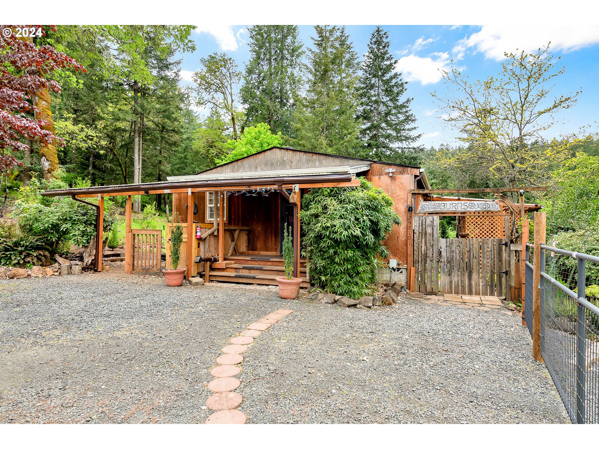 29510 Simmons Road Eugene, OR 97405 - Photo 14 of 47 Gallery Image 14
