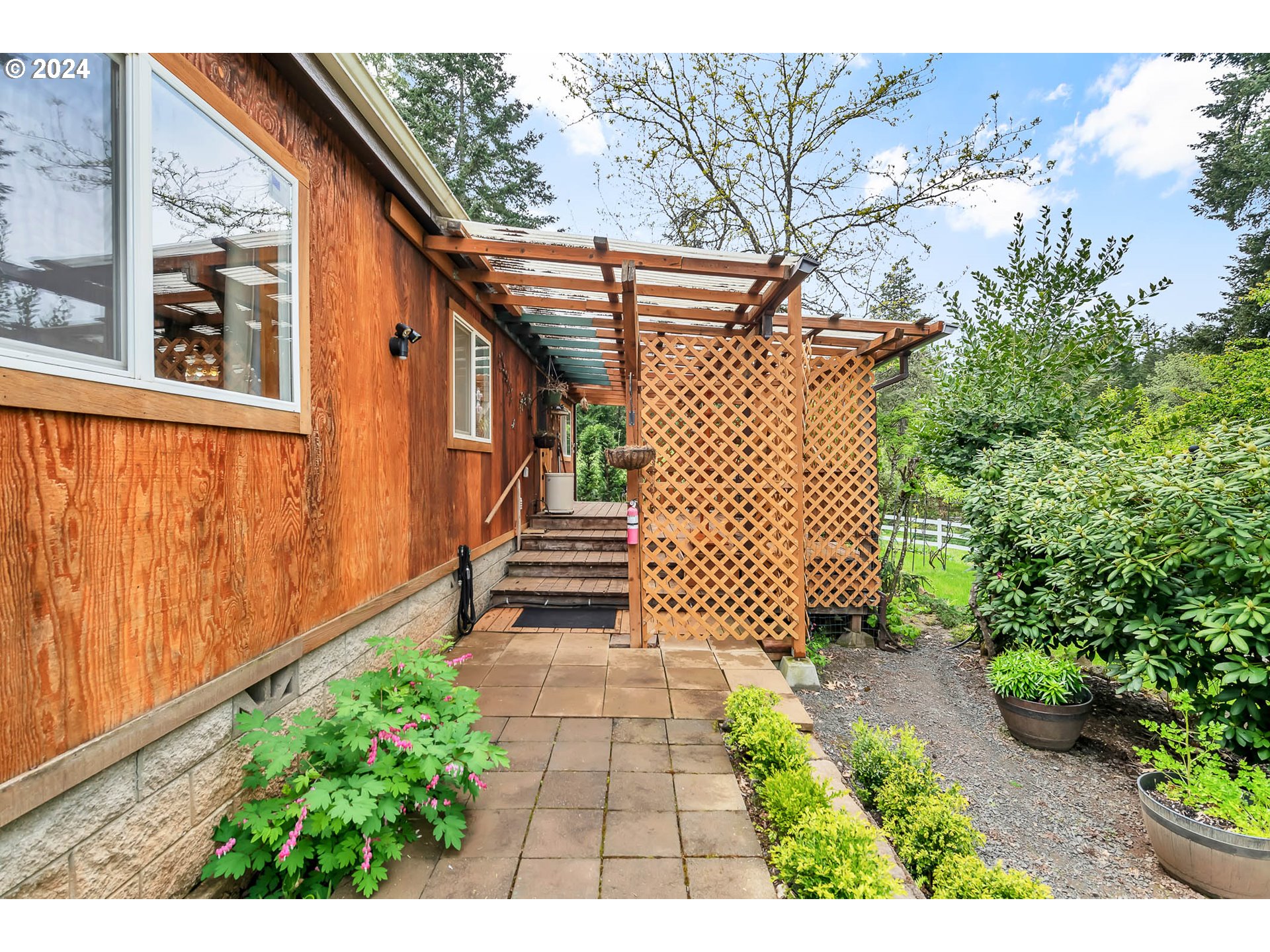 29510 Simmons Road Eugene, OR 97405 - Photo 15 of 47 Gallery Image 15