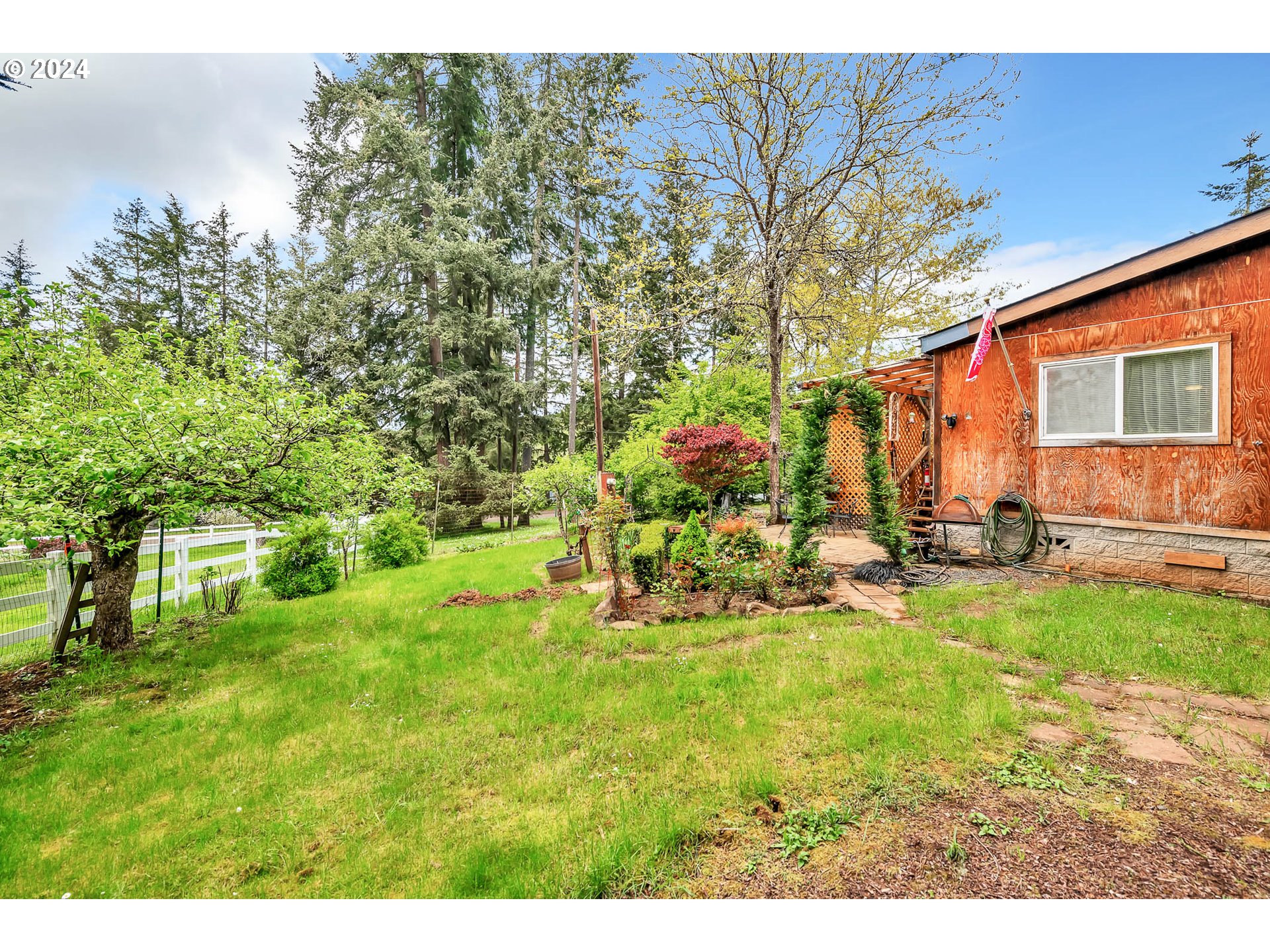 29510 Simmons Road Eugene, OR 97405 - Photo 33 of 47 Gallery Image 33
