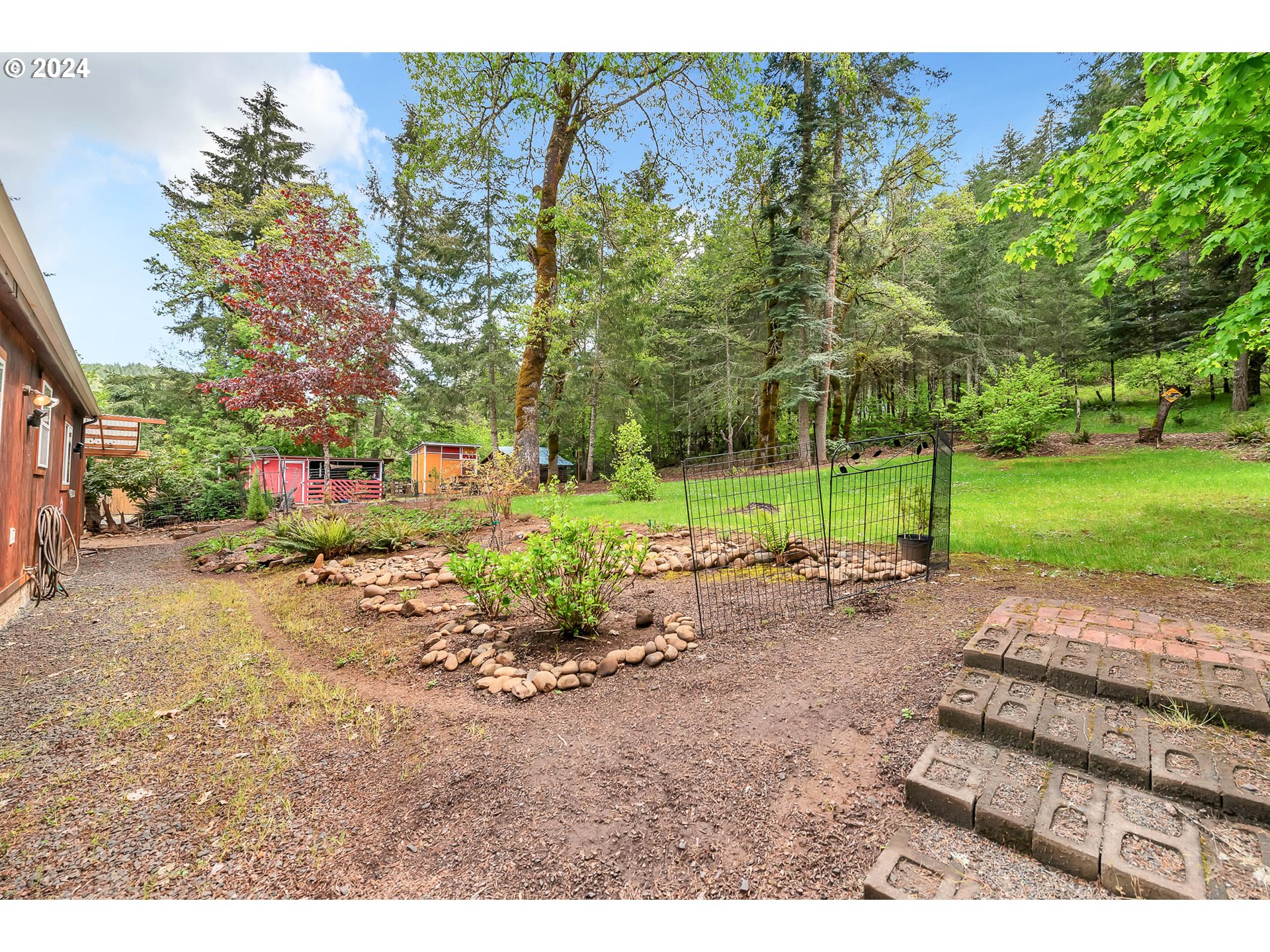 29510 Simmons Road Eugene, OR 97405 - Photo 34 of 47 Gallery Image 34