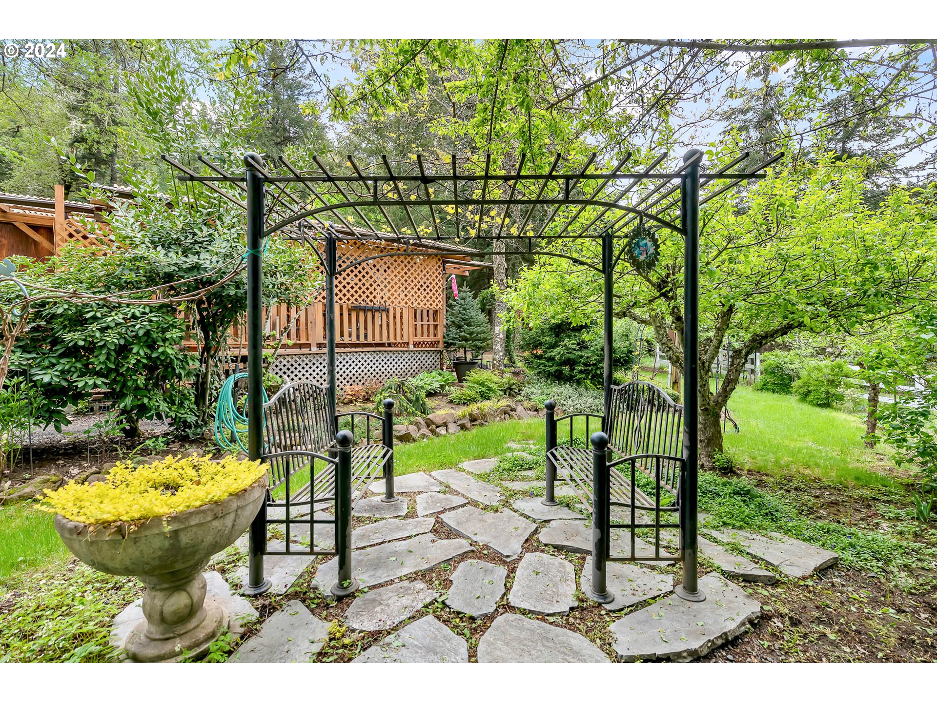 29510 Simmons Road Eugene, OR 97405 - Photo 35 of 47 Gallery Image 35