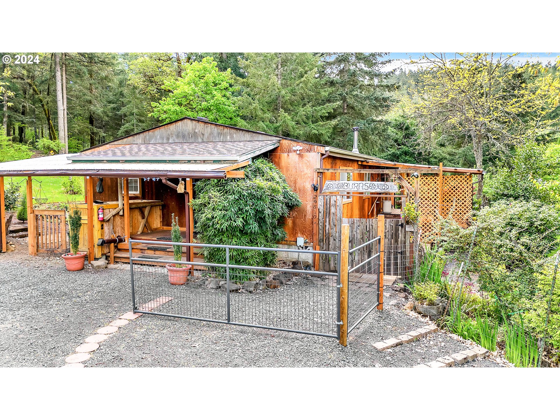 29510 Simmons Road Eugene, OR 97405 - Photo 4 of 47 Gallery Image 4