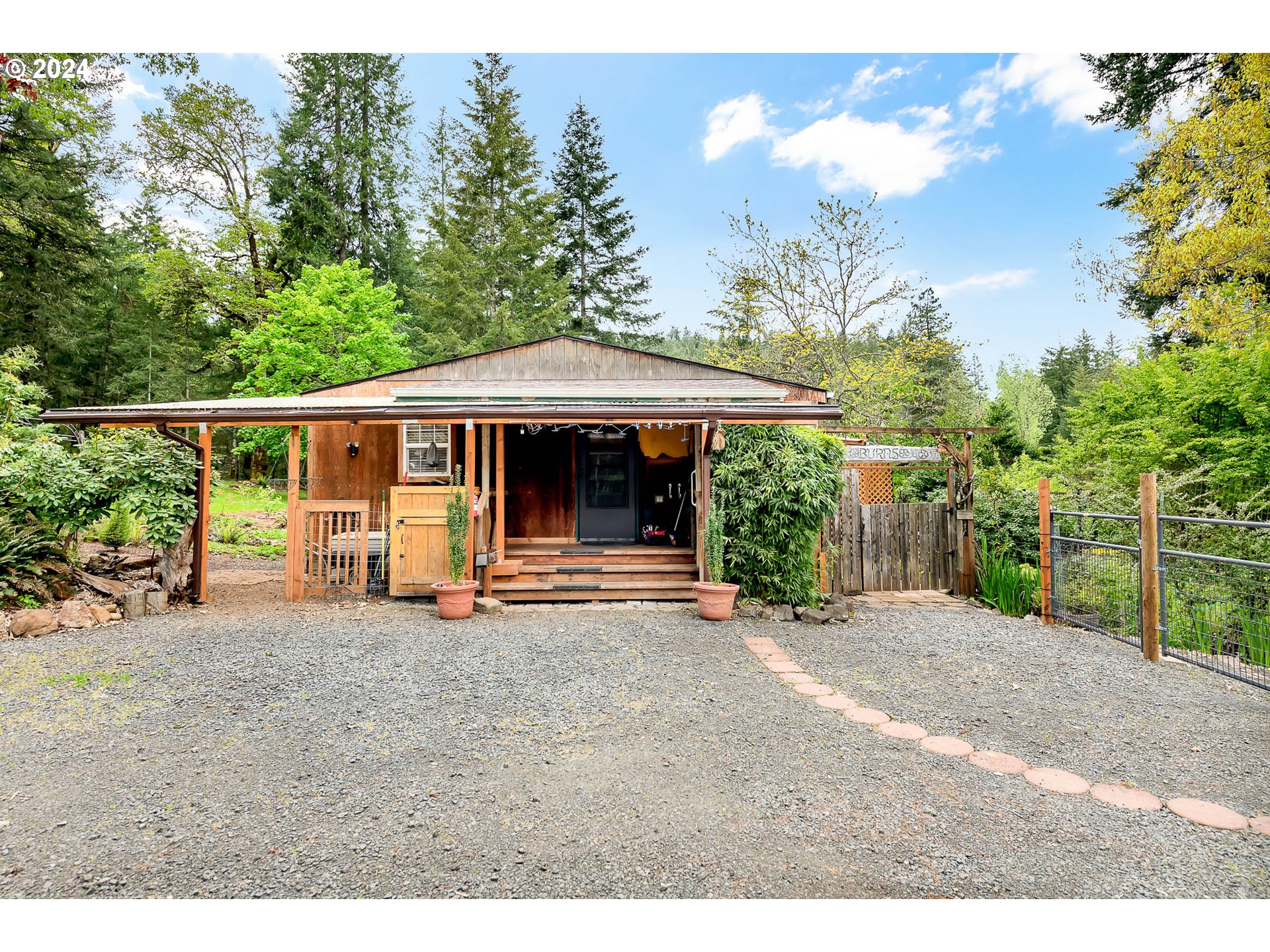 29510 Simmons Road Eugene, OR 97405 - Photo 6 of 47 Gallery Image 6