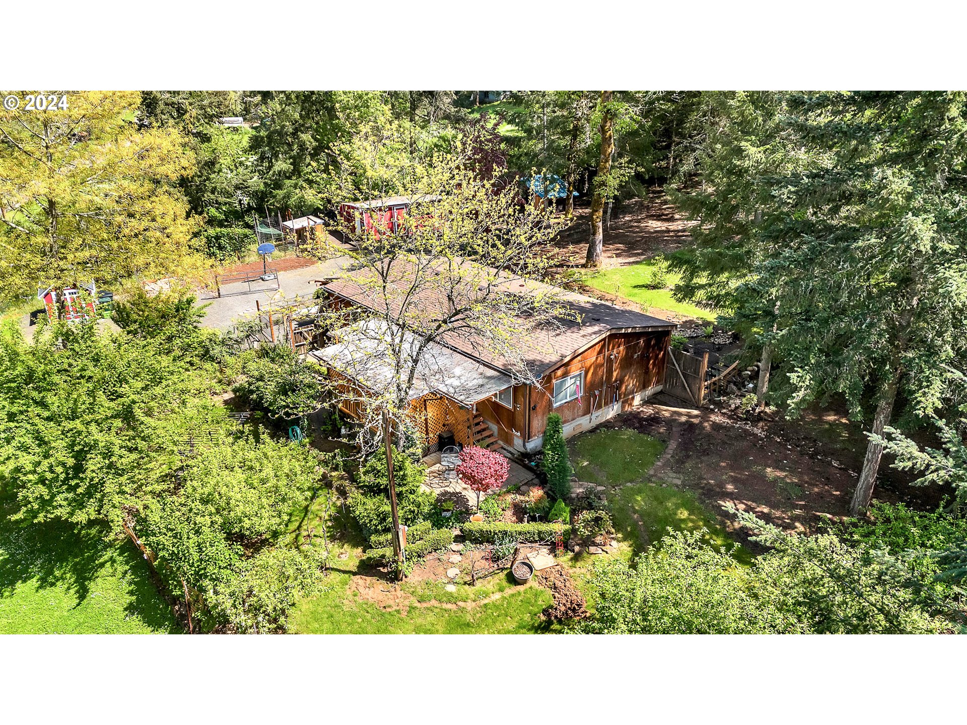 29510 Simmons Road Eugene, OR 97405 - Photo 9 of 47 Gallery Image 9