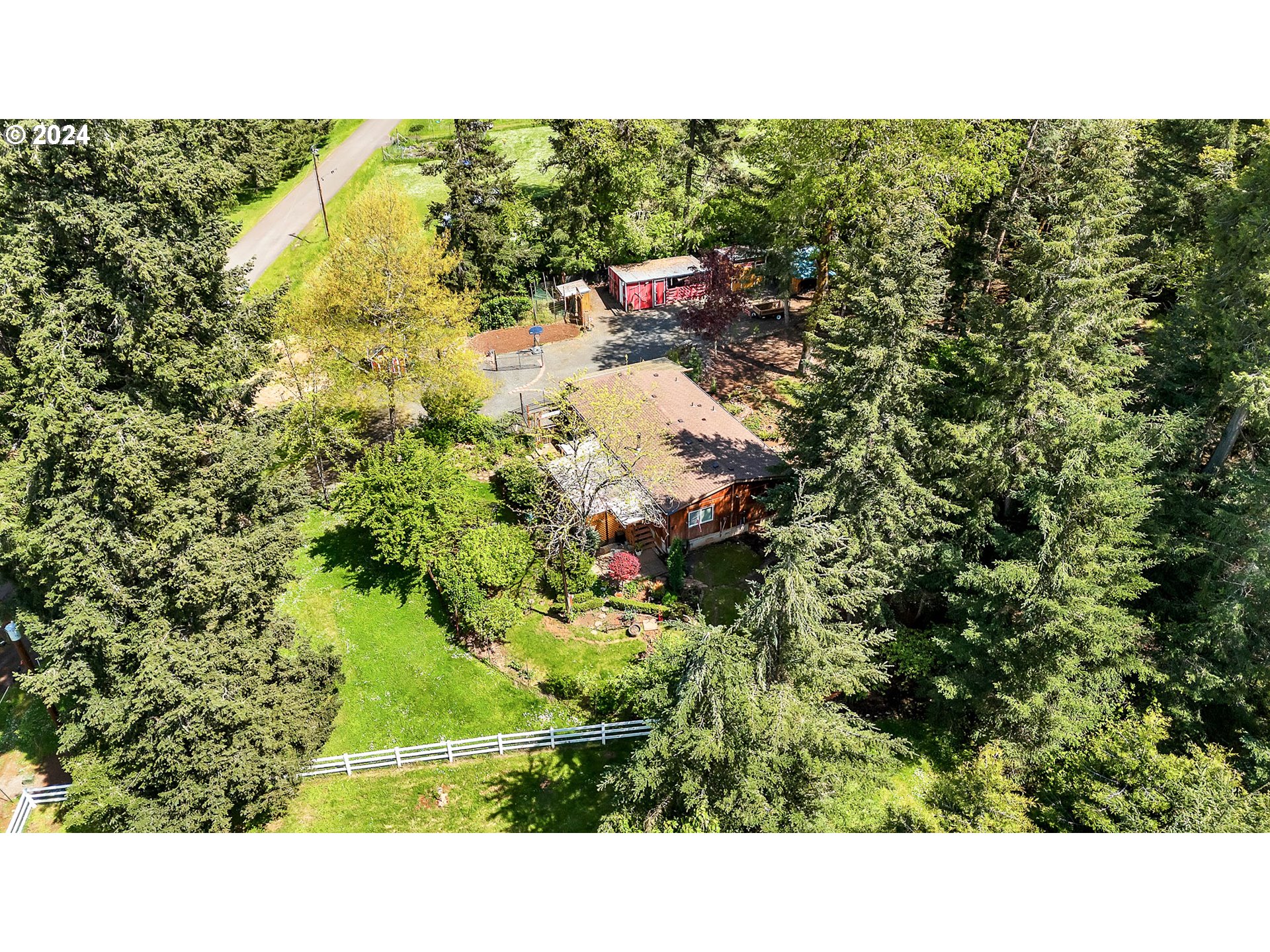 29510 Simmons Road Eugene, OR 97405 - Photo 10 of 47 Gallery Image 10