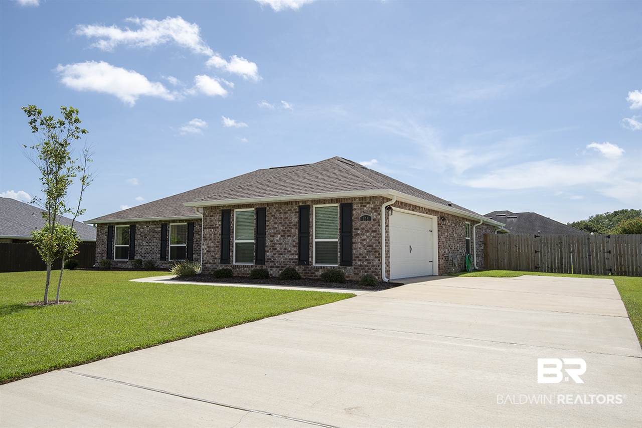 215 Meadow Run Loop Foley, AL 36535 - Photo 2 of 43 Large Drive