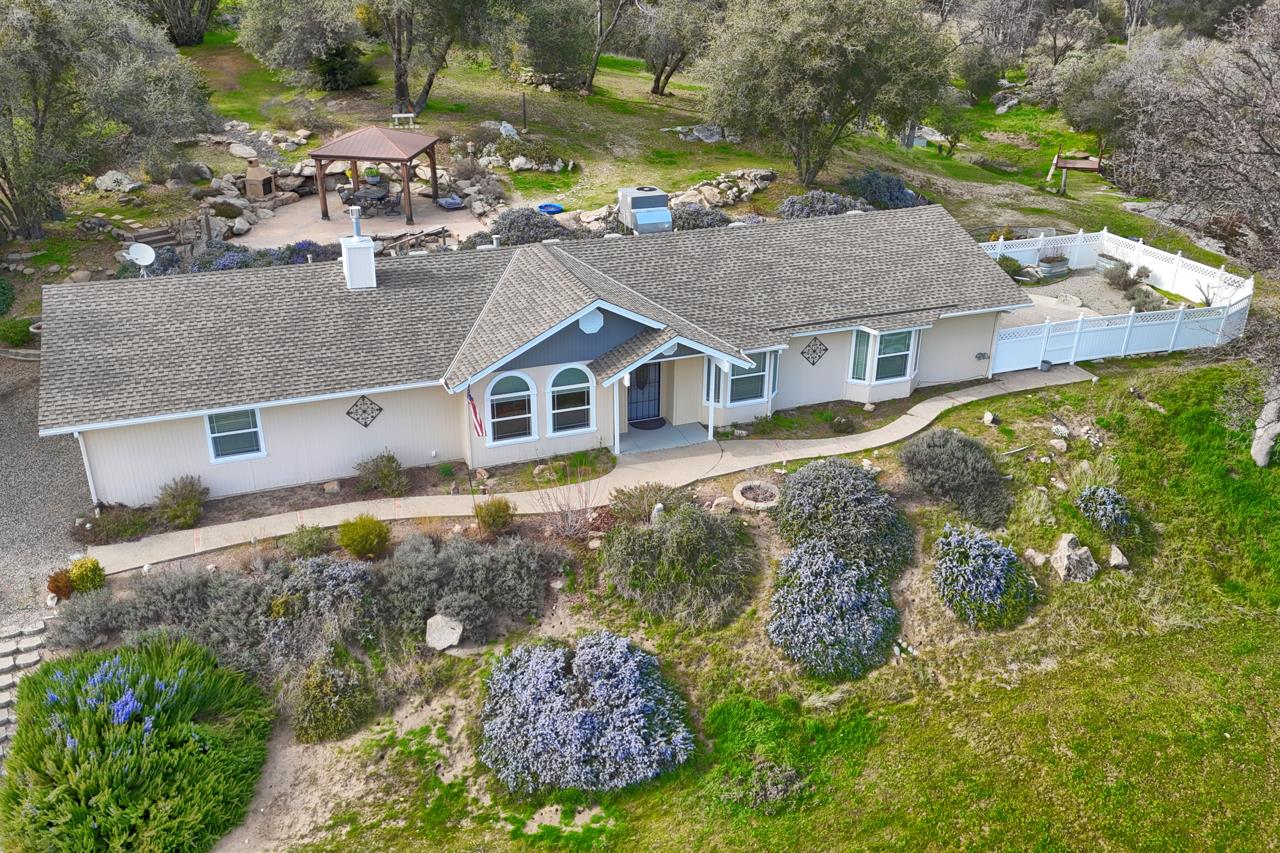 44755 Savage Road Coarsegold, CA 93614 - Photo 6 of 70