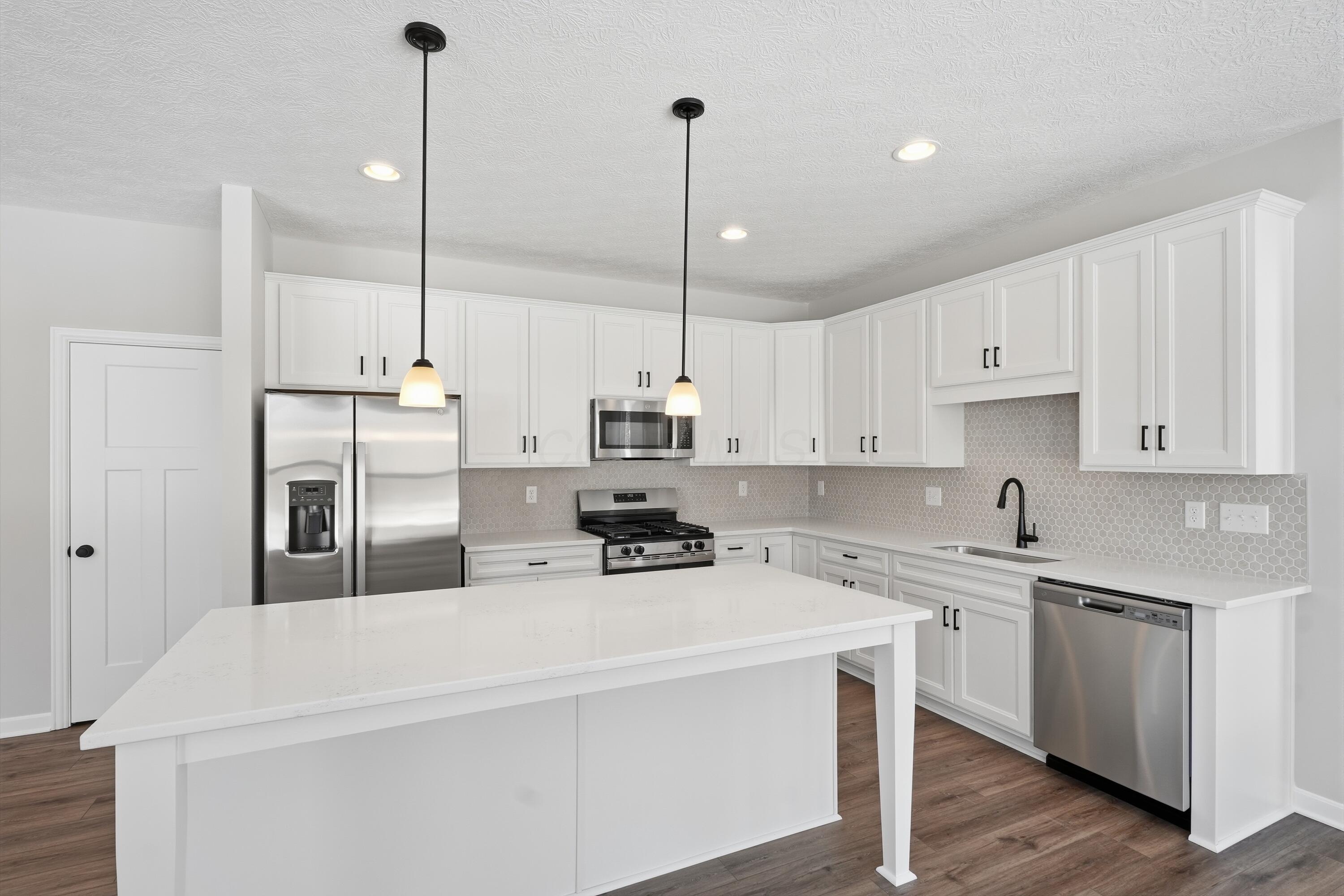 304 Cherry Hills Road Commercial Point, OH 43116 - Photo 13 of 47 Kitchen