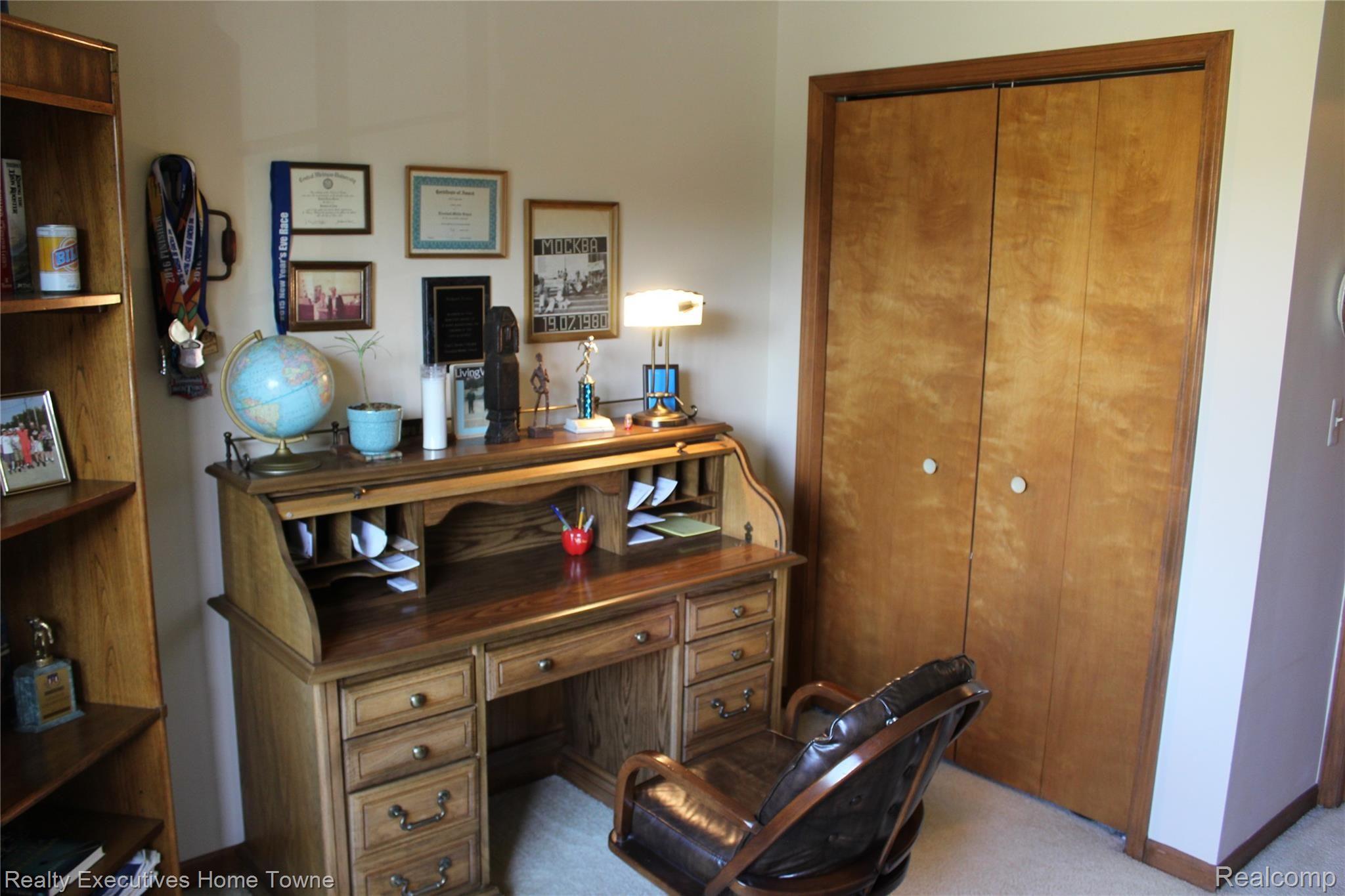 5453 Rene Drive Warren, MI 48091 - Photo 15 of 29 2nd Bedroom with closet