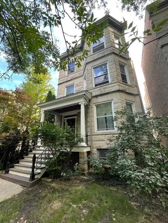 $5,500 | 3727 North Lakewood Avenue, Unit 1, Chicago, IL 60613