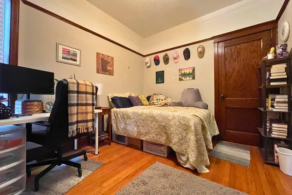 $5,500 | 3727 North Lakewood Avenue, Unit 1, Chicago, IL 60613
