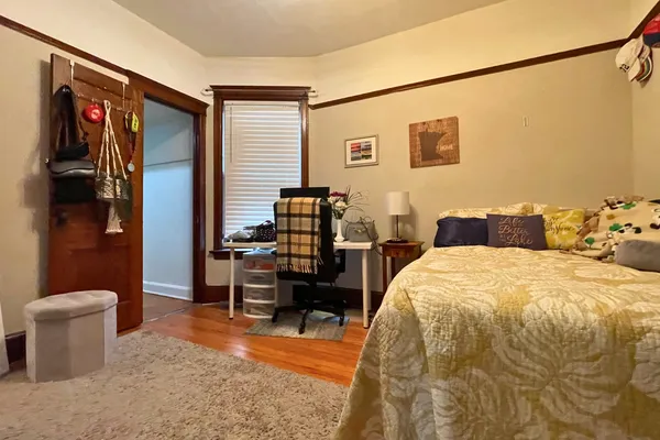 $5,500 | 3727 North Lakewood Avenue, Unit 1, Chicago, IL 60613