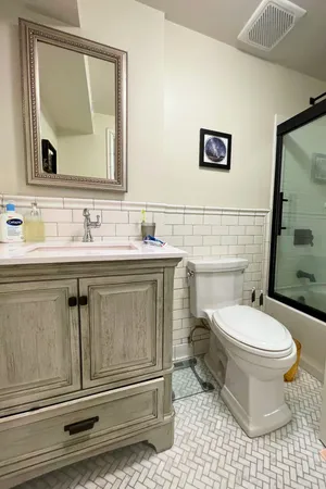 $5,500 | 3727 North Lakewood Avenue, Unit 1, Chicago, IL 60613