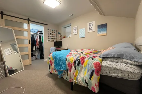 $5,500 | 3727 North Lakewood Avenue, Unit 1, Chicago, IL 60613