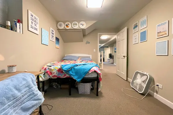 $5,500 | 3727 North Lakewood Avenue, Unit 1, Chicago, IL 60613