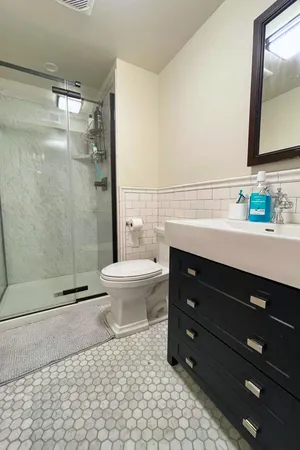 $5,500 | 3727 North Lakewood Avenue, Unit 1, Chicago, IL 60613