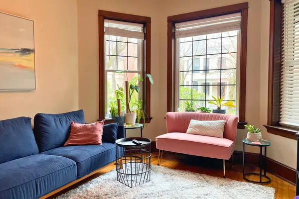 $5,500 | 3727 North Lakewood Avenue, Unit 1, Chicago, IL 60613