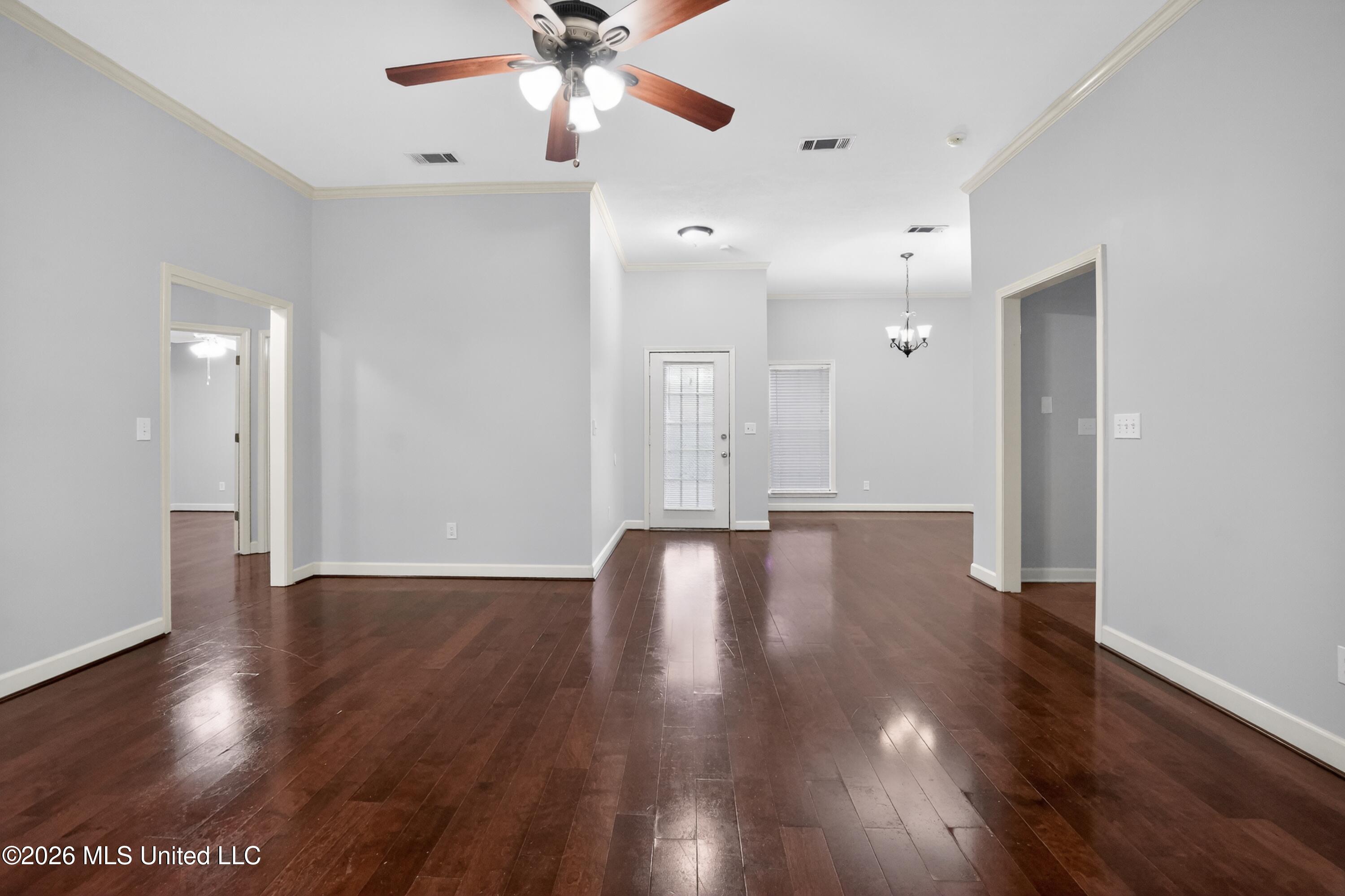 114 Spring Valley Drive Brandon, MS 39047 - Photo 13 of 30 13_114_Spring_Valley_Dr-Living_room-6945
