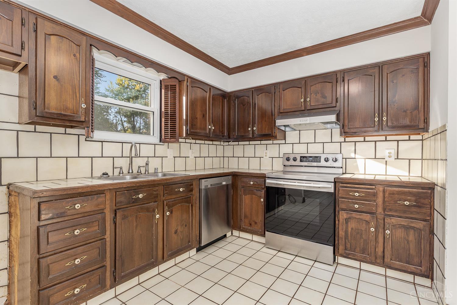 7033 Hopkins Road Maineville, OH 45039 - Photo 13 of 41