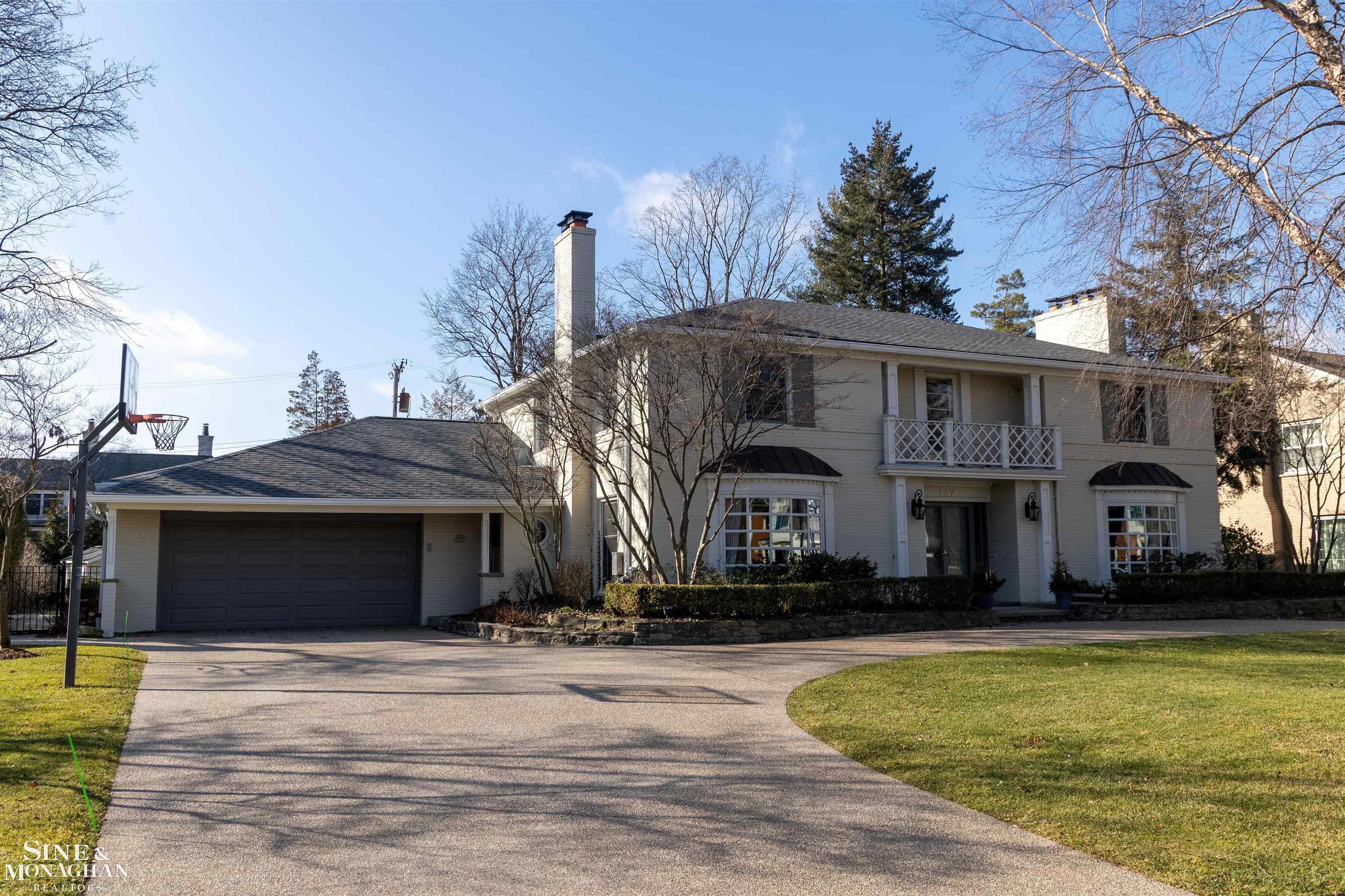 187 Stephens Road Grosse Pointe, MI 48236 - Photo 2 of 10 50142624-7a920fb4-77bd-493a-ae3b-8f54438e10fa.JPG