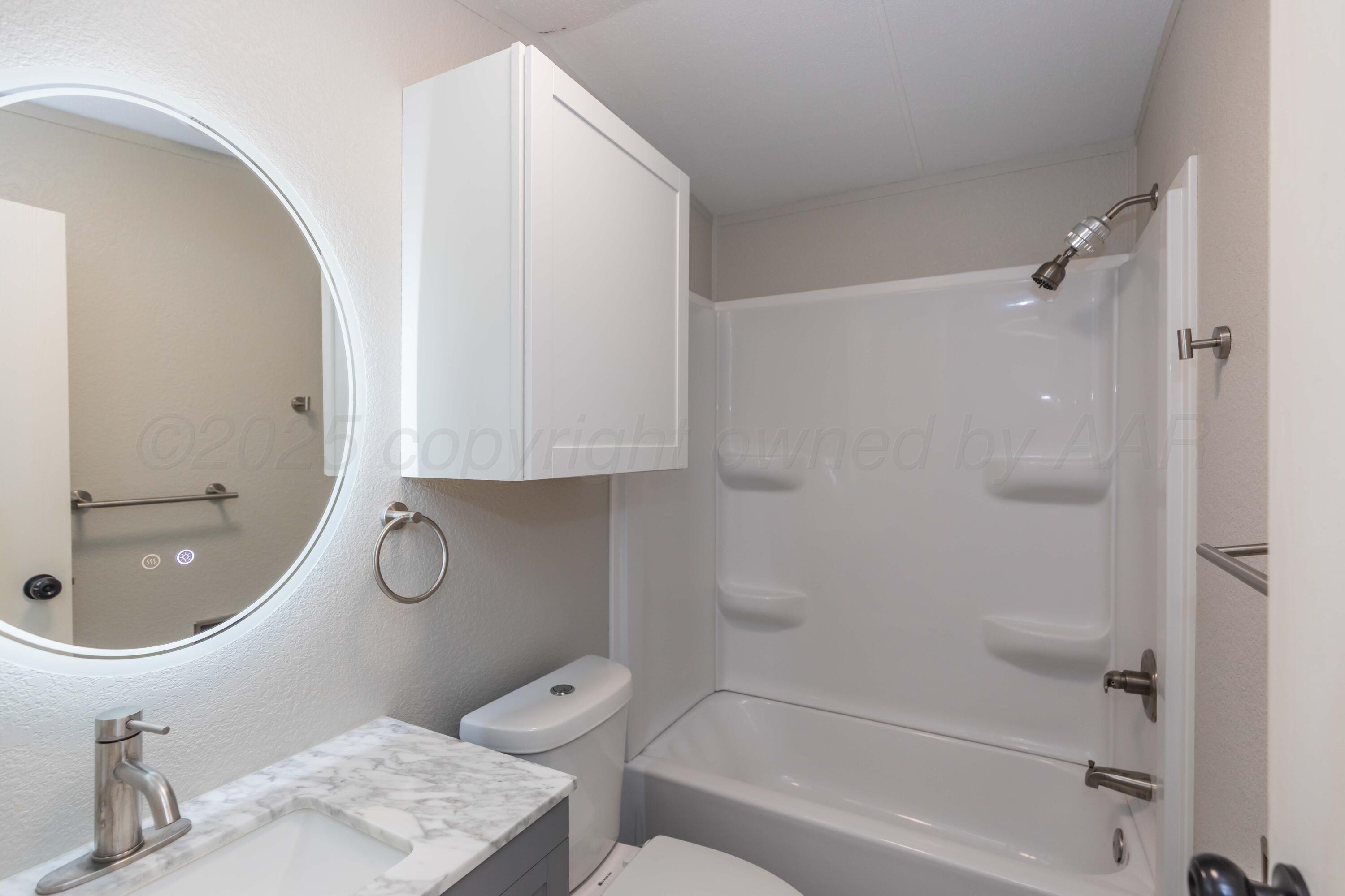 217 East 4th Street Lefors, TX 79065 - Photo 29 of 38 BATHROOM 2 VIEW 1