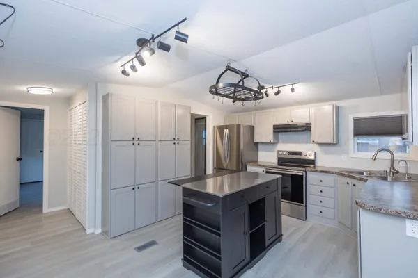 $83,000 | 217 East 4th Street, Lefors, TX 79054