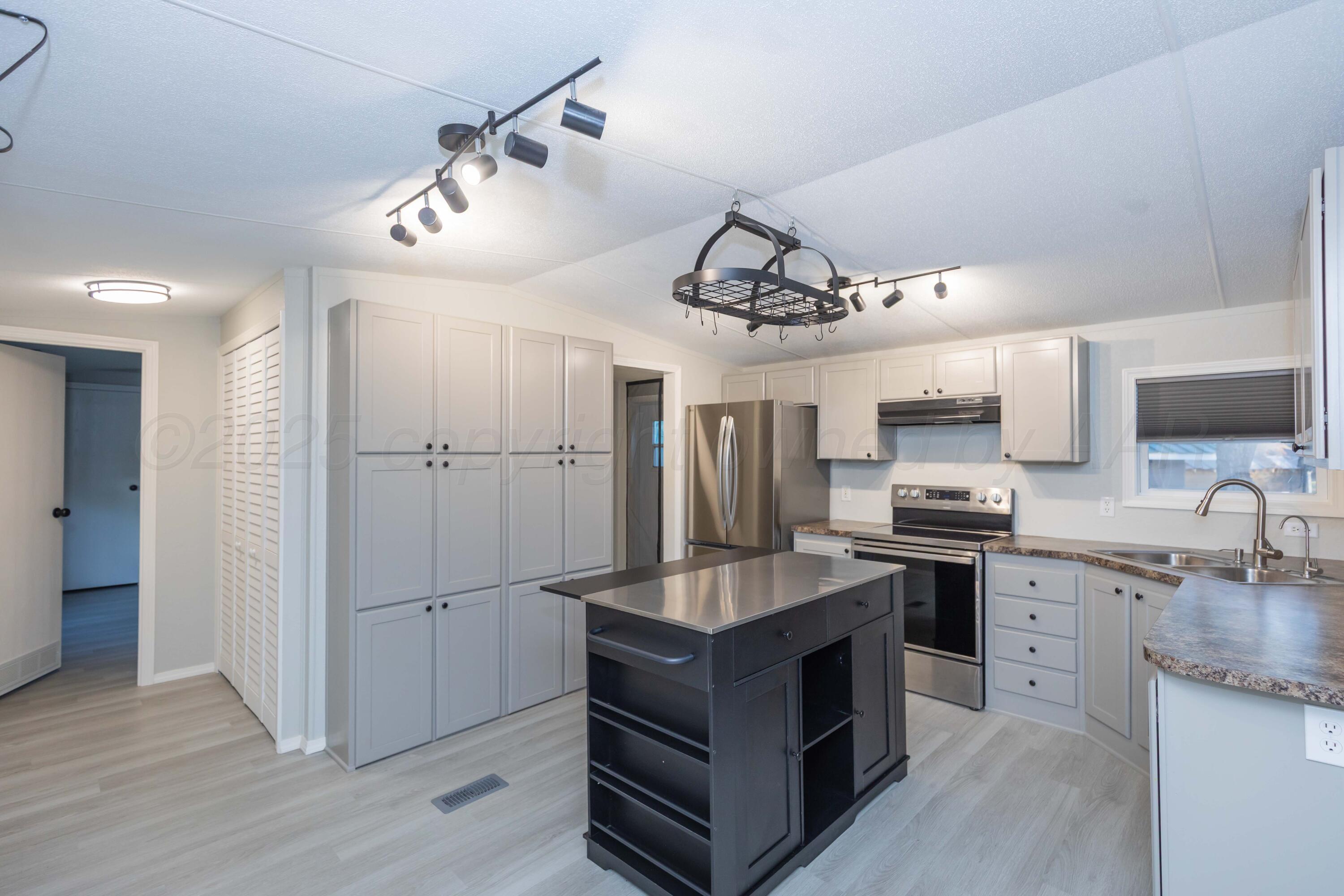 217 East 4th Street Lefors, TX 79065 - Photo 5 of 38 KITCHEN VIEW 9