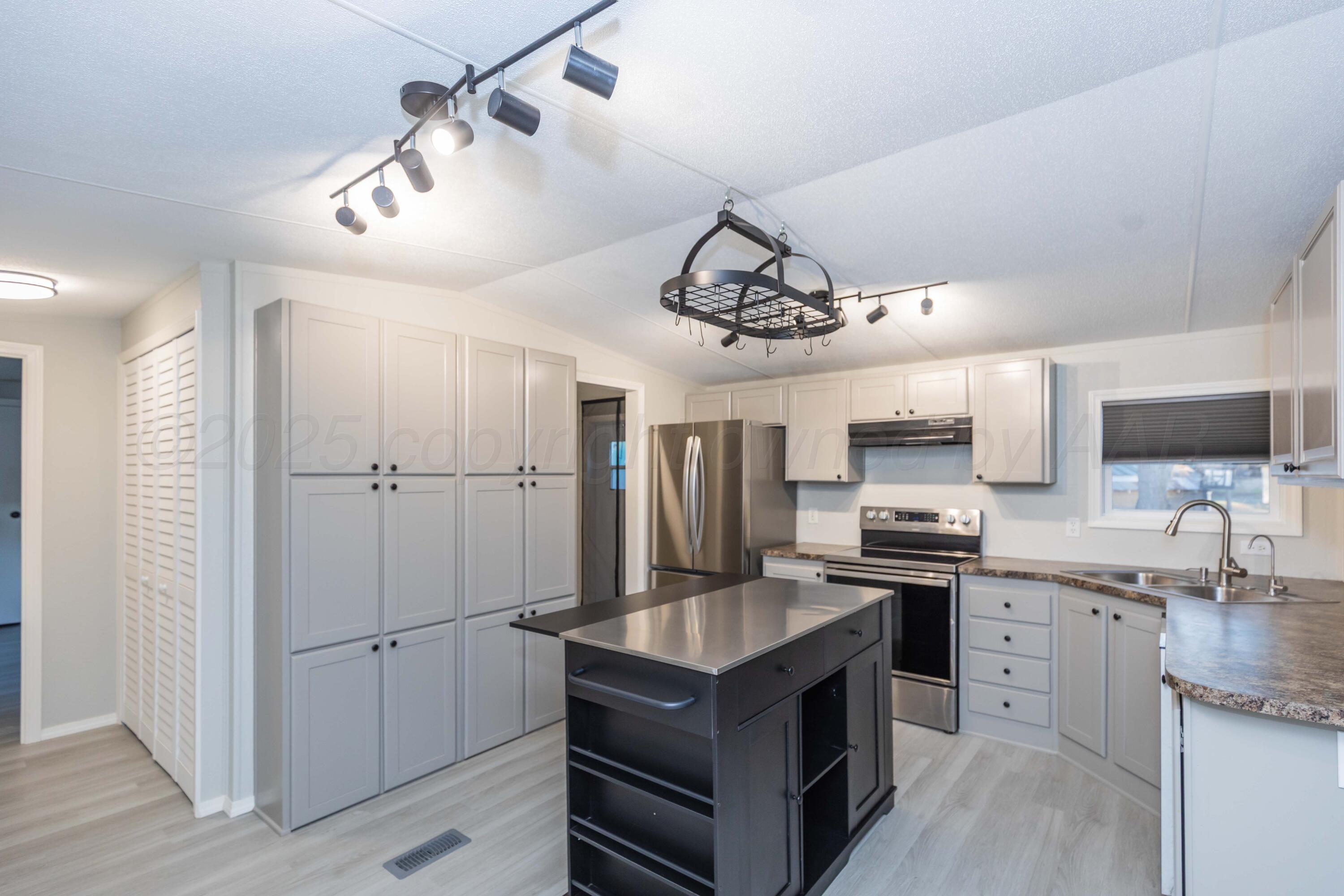 217 East 4th Street Lefors, TX 79065 - Photo 10 of 38 KITCHEN VIEW 1