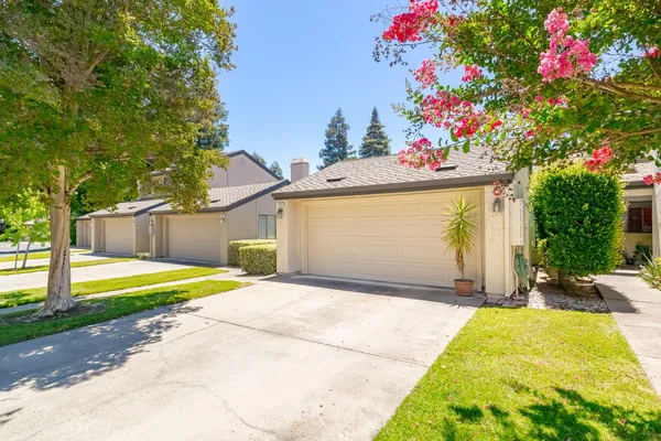 $315,000 | 1131 Cedar Creek Drive, Unit 5, Modesto, CA 95355