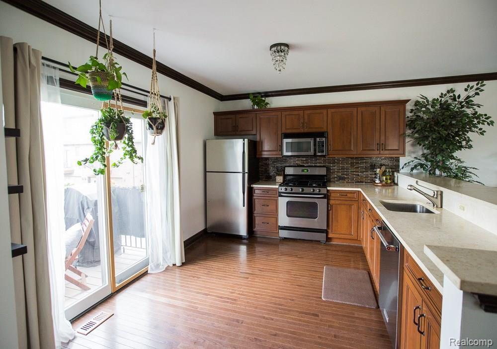 514 E Ferry Detroit, MI 48202 - Photo 10 of 46 514EFerrySt-113.jpg