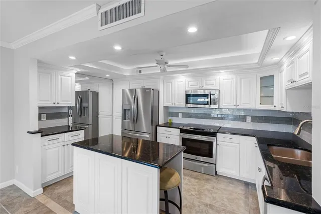 $567,800 | 100 Oakmont Lane, Unit 301, Belleair, FL 33756