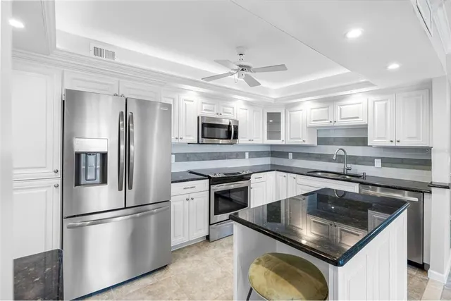 $567,800 | 100 Oakmont Lane, Unit 301, Belleair, FL 33756