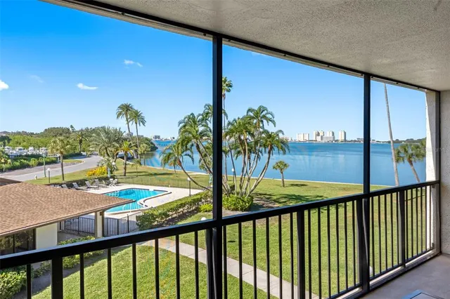 $567,800 | 100 Oakmont Lane, Unit 301, Belleair, FL 33756