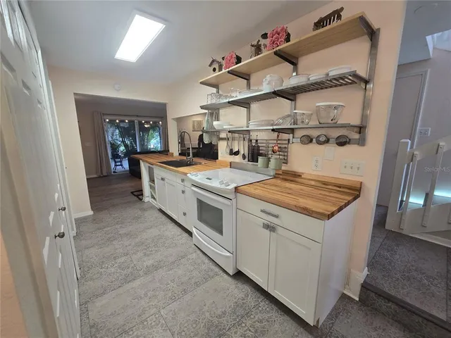 $289,990 | 12256 Shady Spring Way, Unit 107, Orlando, FL 32828