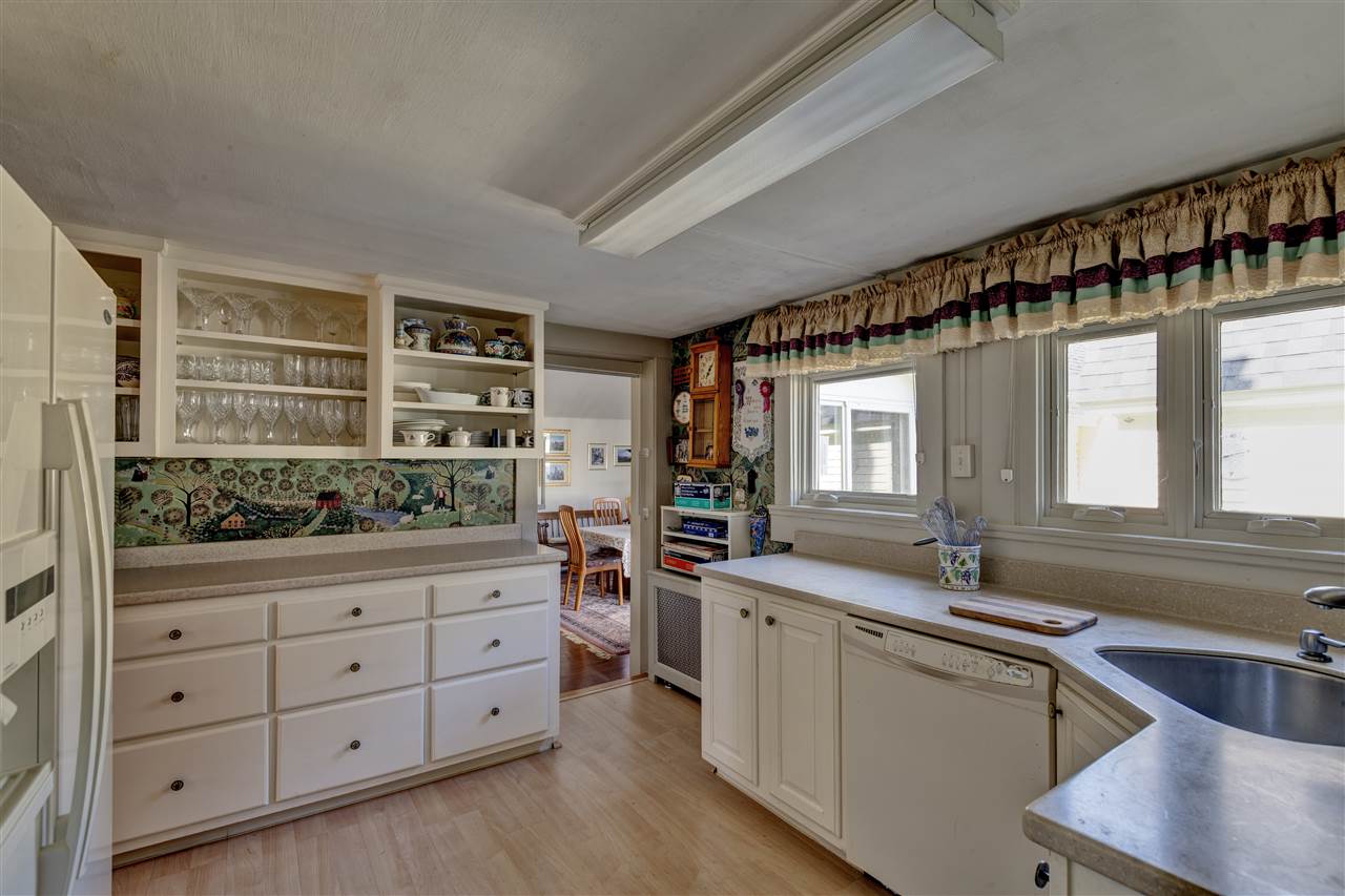 29 Little Sunapee Road New London, NH 03257 - Photo 8 of 25